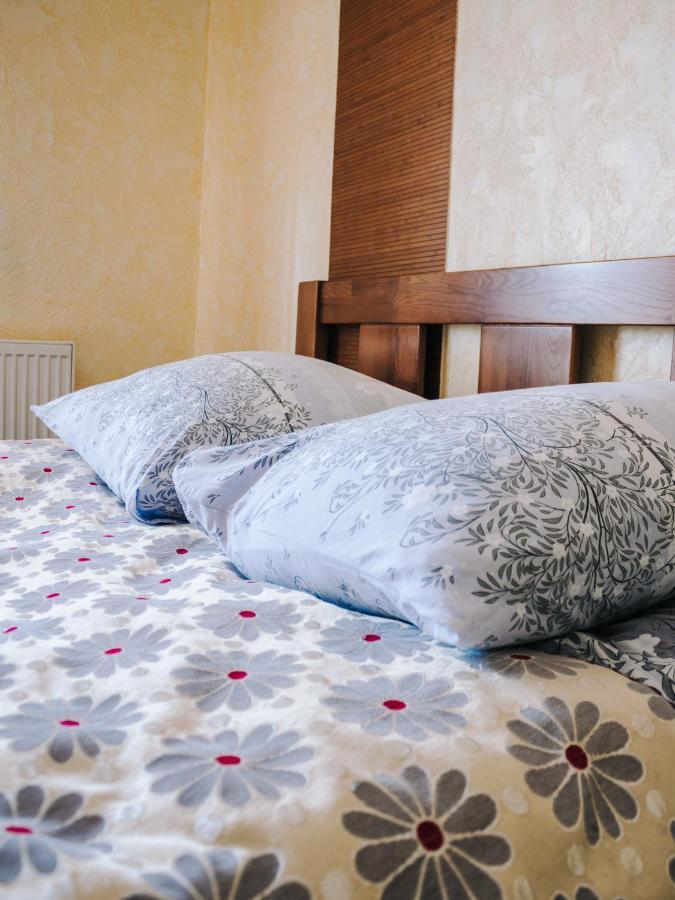 Filvarok Hotel Броды Экстерьер фото