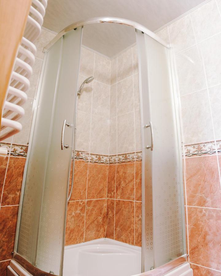 Filvarok Hotel Броды Экстерьер фото