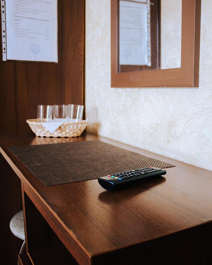 Filvarok Hotel Броды Экстерьер фото