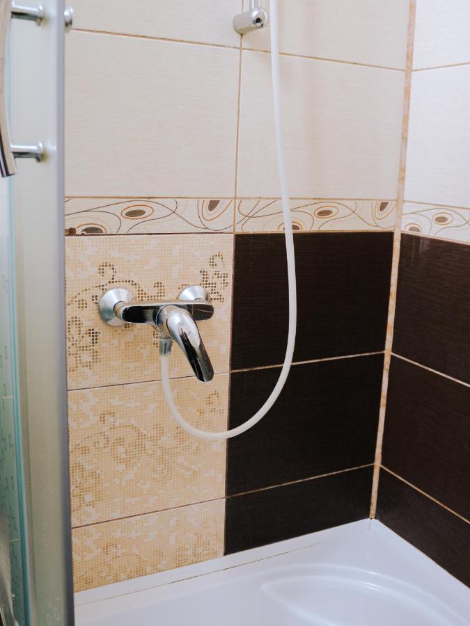 Filvarok Hotel Броды Экстерьер фото