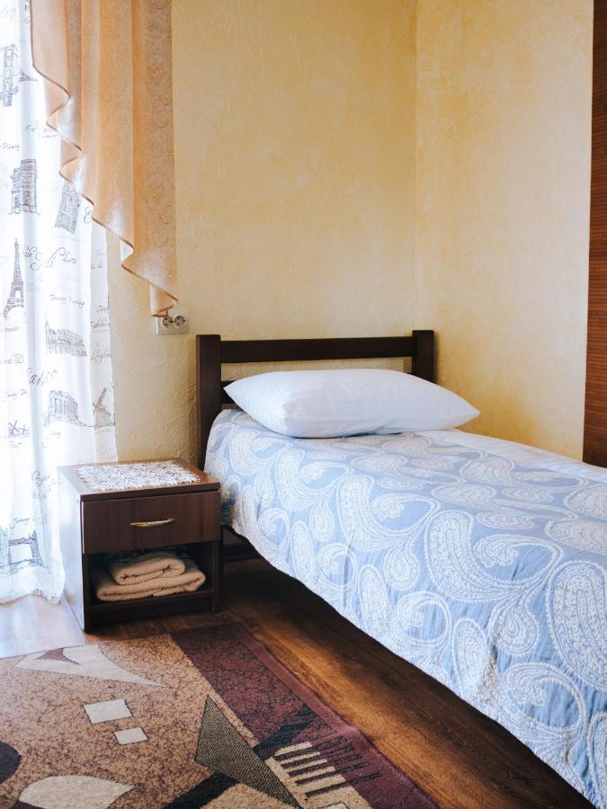 Filvarok Hotel Броды Экстерьер фото