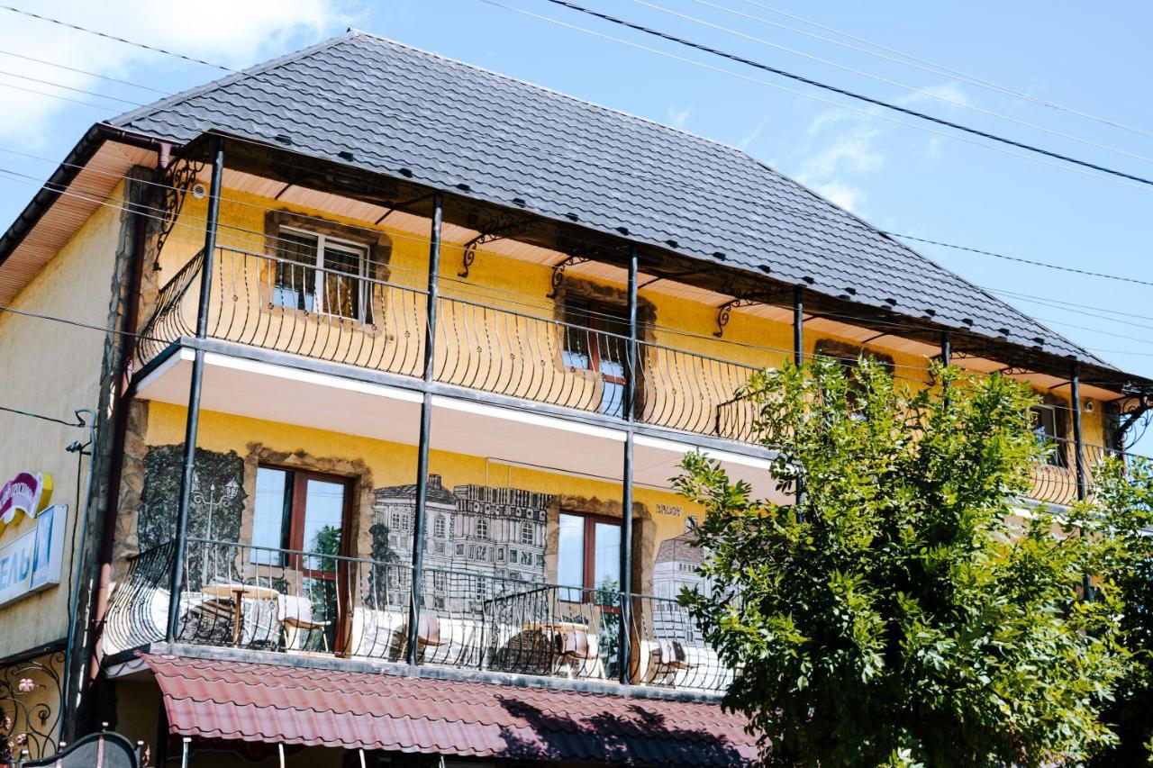 Filvarok Hotel Броды Экстерьер фото