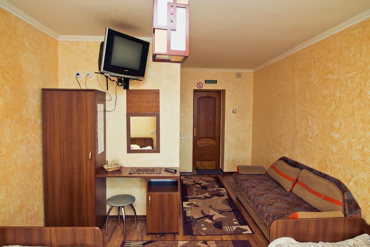 Filvarok Hotel Броды Экстерьер фото