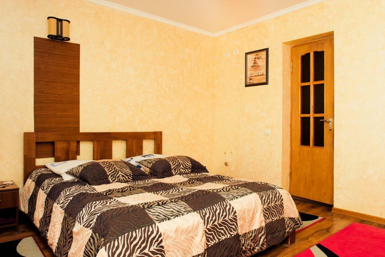 Filvarok Hotel Броды Экстерьер фото